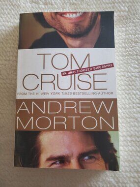 Tom Cruise, An Unauthorized Biography Book - Soft Cover  NEW